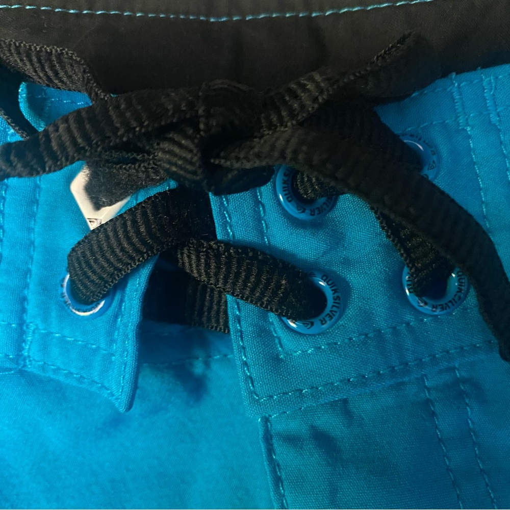 Quiksilver Vibrant Blue Board Shorts 38 GUC - Picture 4 of 6
